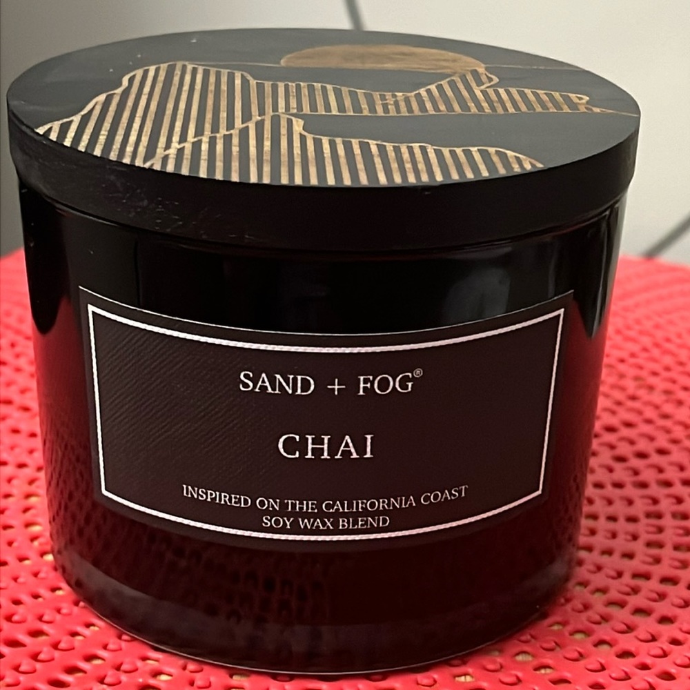 Chai candle from sand and fog